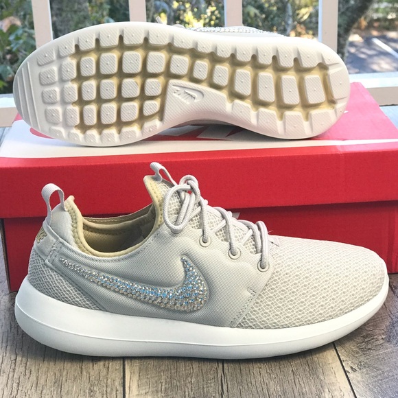 Nike&Swarovski Crystal Roshe Two Light Bone W - Picture 4 of 8